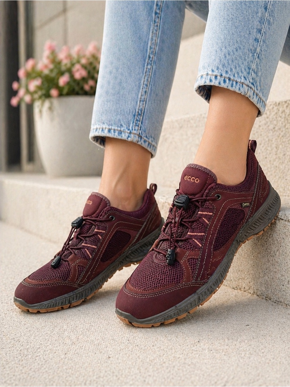 ECCO Burgundy Sneakers Women US 8 Gore-Tex Comfort Walking Shoes - Picture 2 of 10